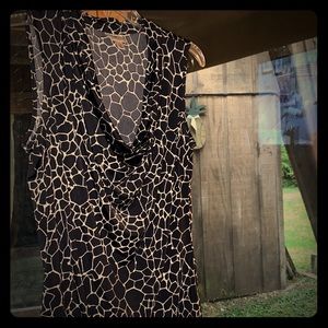 Cow neck sleeveless dress shirt!